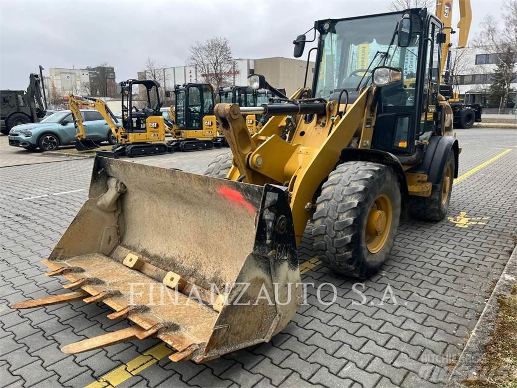CAT 906M Rataslaadurid