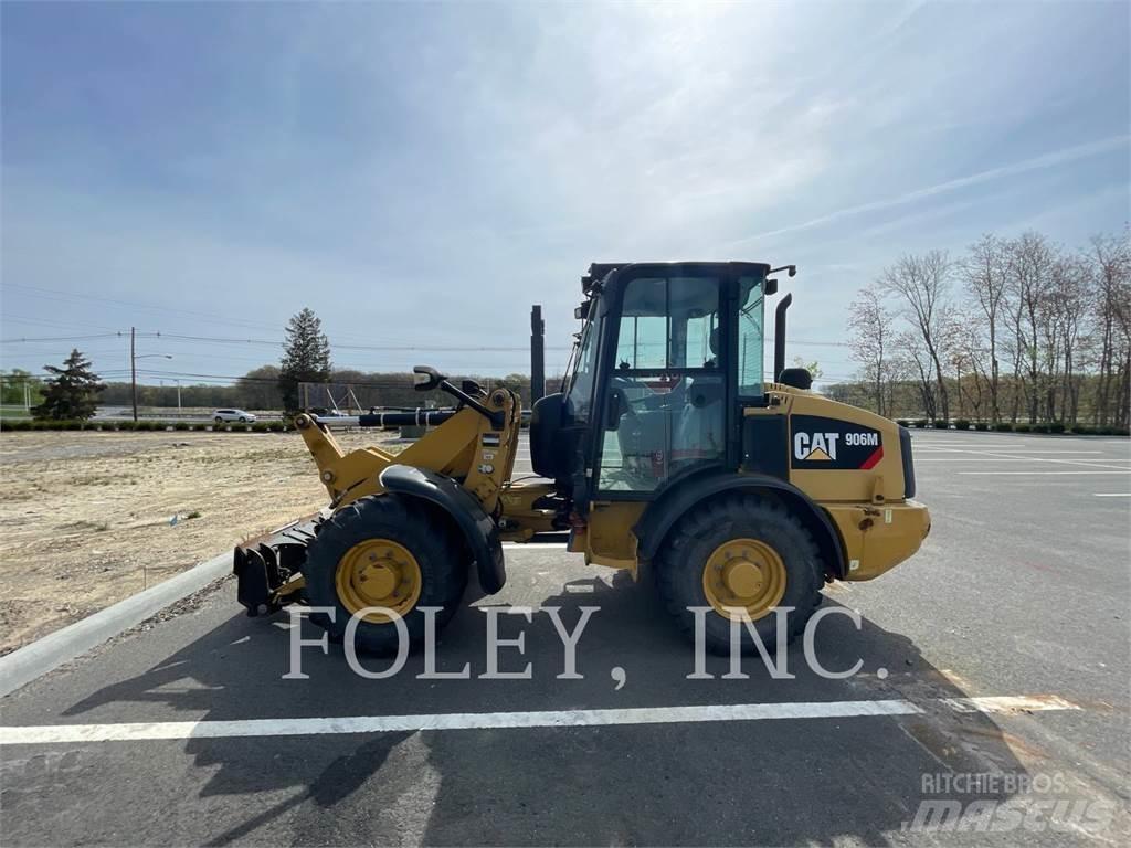 CAT 906M Rataslaadurid