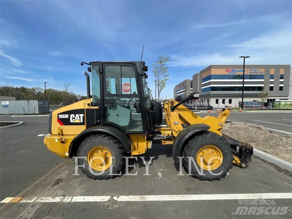 CAT 906M Rataslaadurid