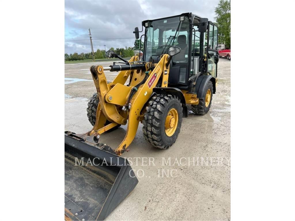 CAT 906M Rataslaadurid
