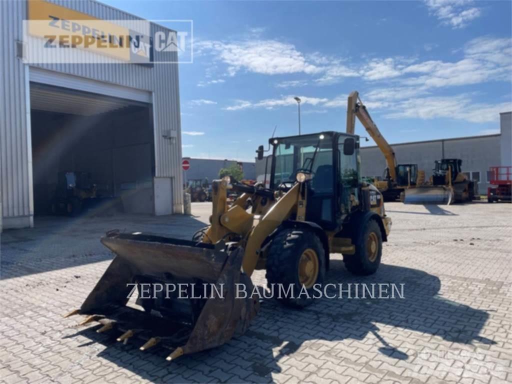 CAT 906M Rataslaadurid