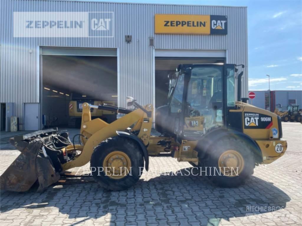CAT 906M Rataslaadurid