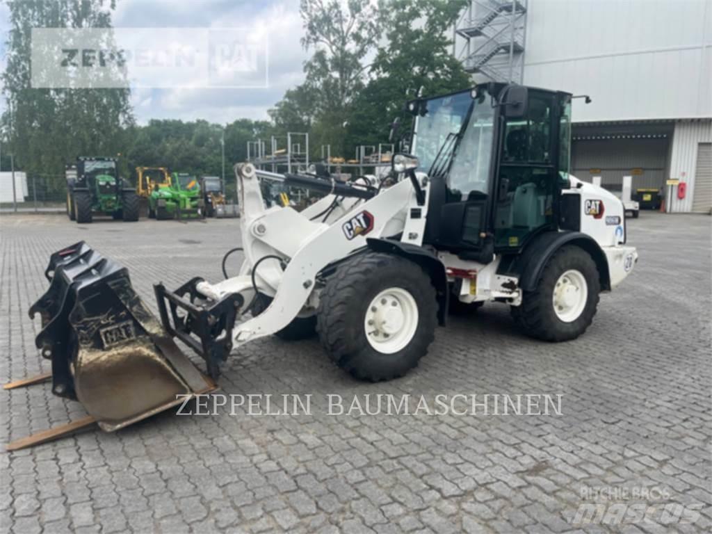 CAT 906M Rataslaadurid