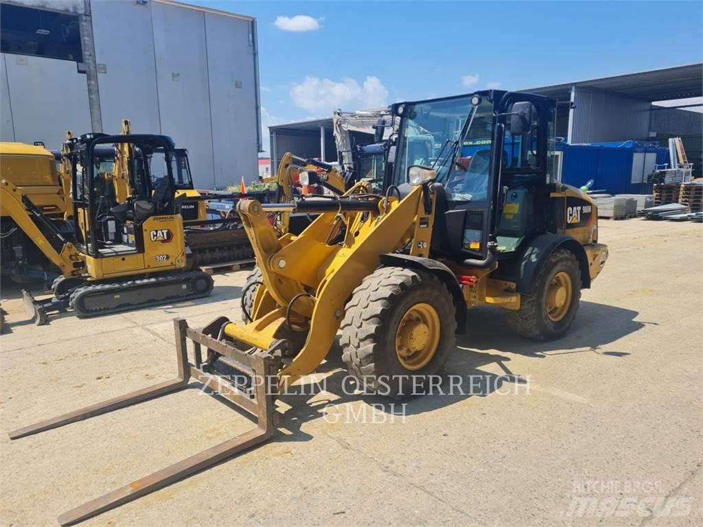 CAT 906M Rataslaadurid