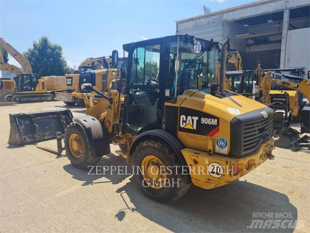 CAT 906M Rataslaadurid