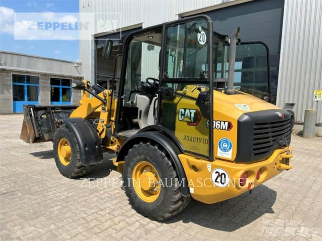 CAT 906M Rataslaadurid