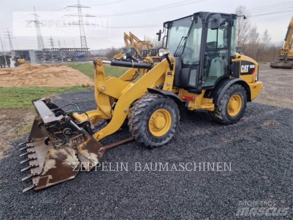 CAT 906M Rataslaadurid