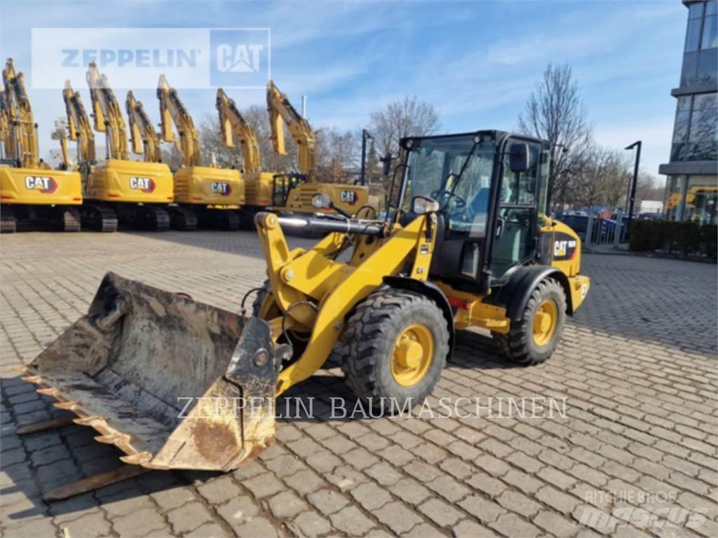 CAT 906M Rataslaadurid
