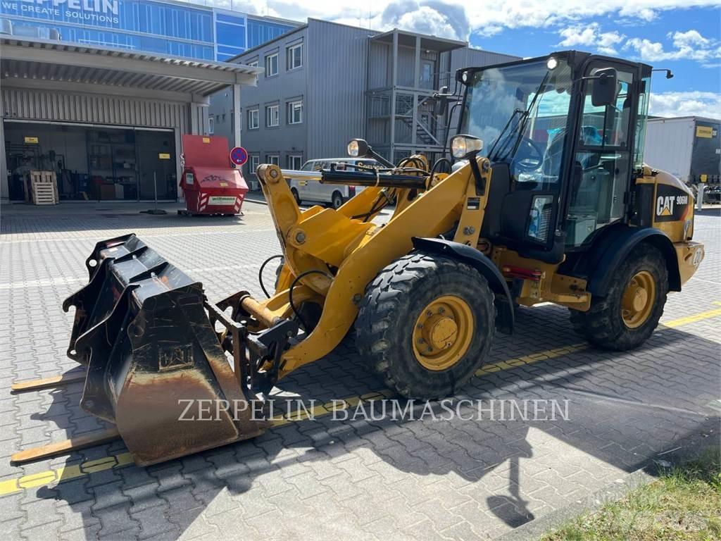 CAT 906M Rataslaadurid