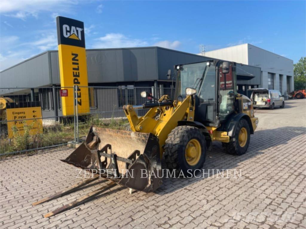 CAT 906M Rataslaadurid
