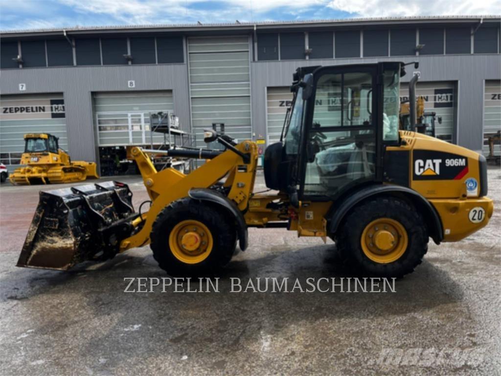 CAT 906M Rataslaadurid