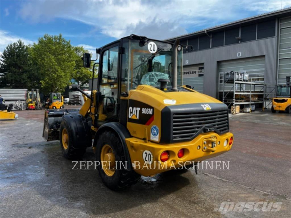 CAT 906M Rataslaadurid