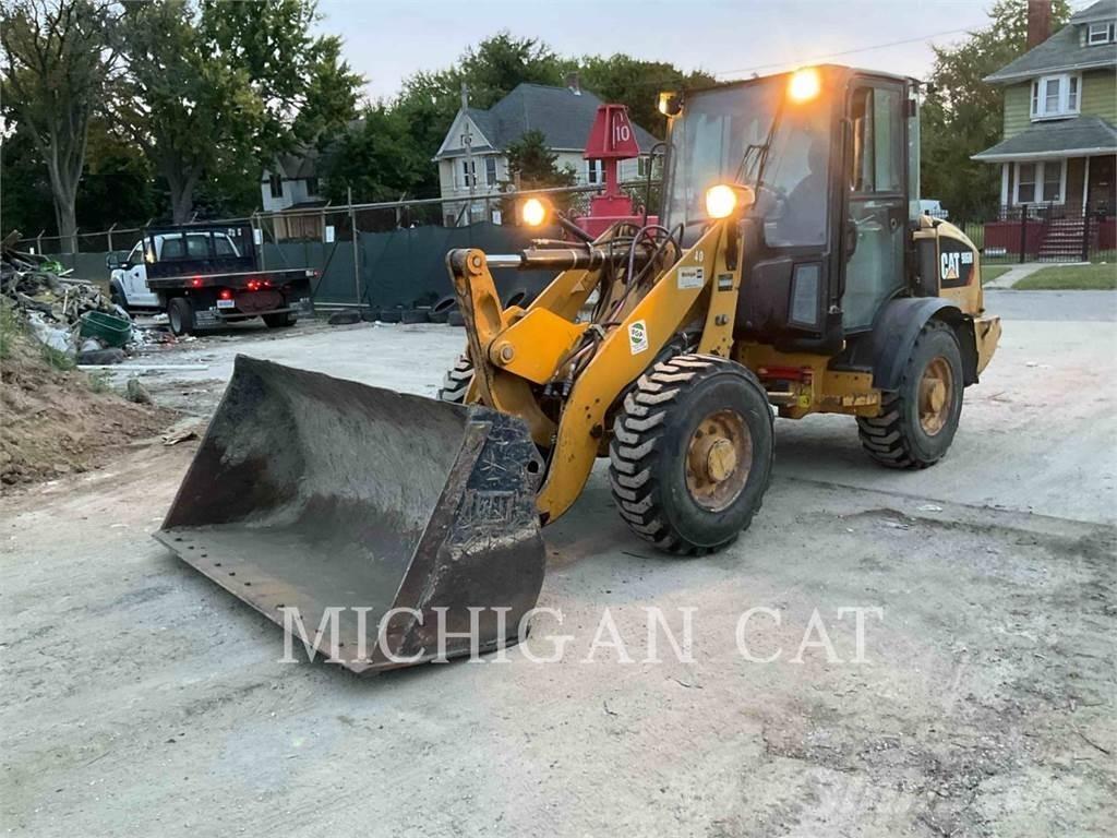 CAT 906M AR Rataslaadurid