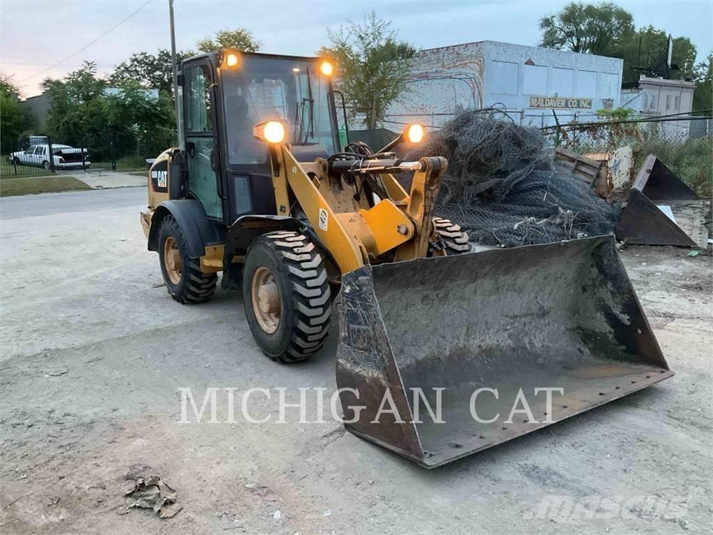 CAT 906M AR Rataslaadurid