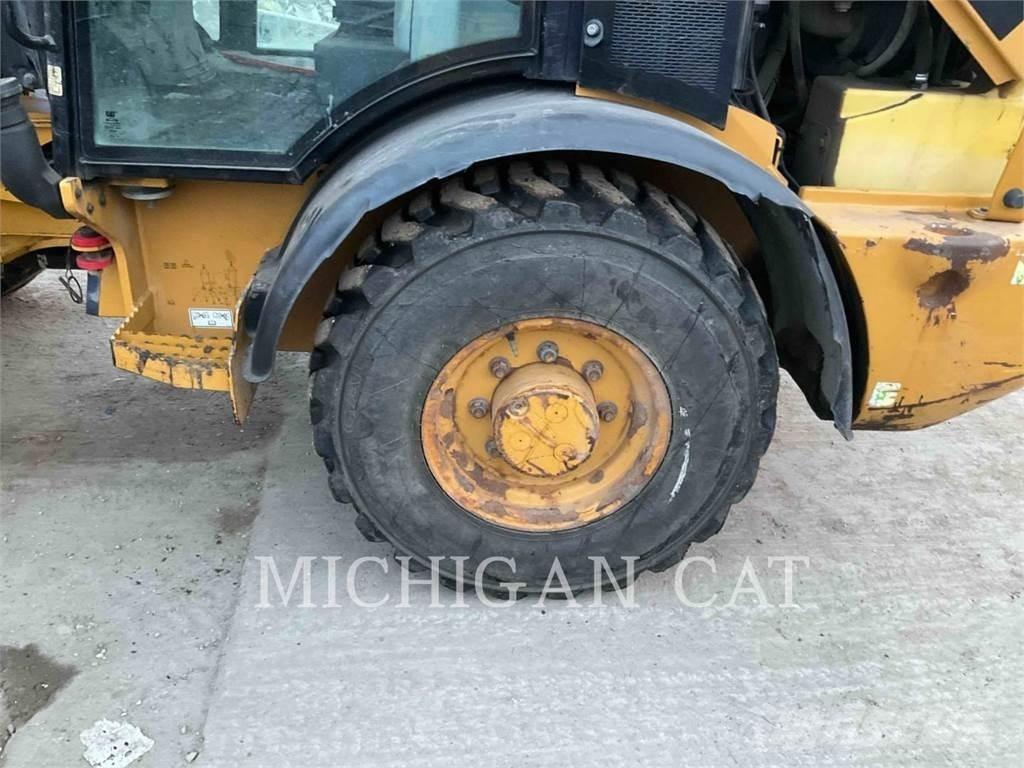 CAT 906M AR Rataslaadurid