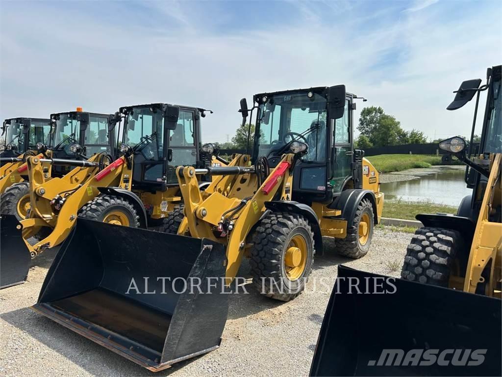 CAT 907-14 Rataslaadurid