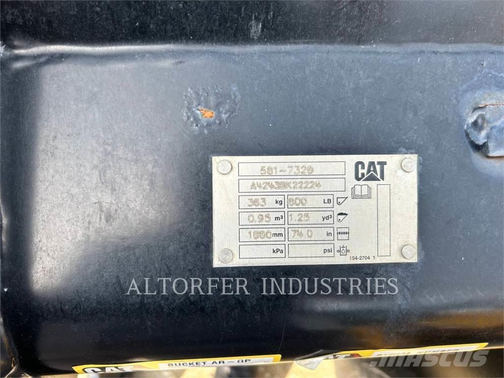 CAT 907-14 Rataslaadurid