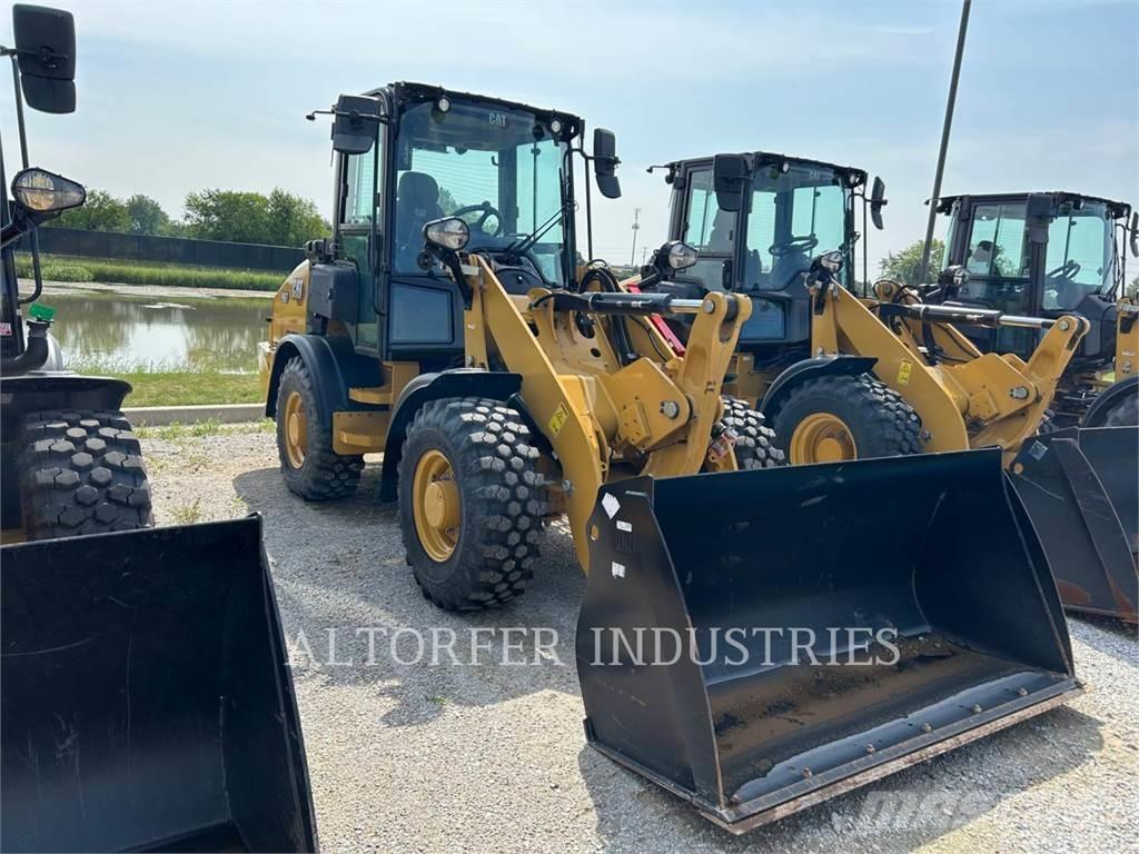 CAT 907-14 Rataslaadurid