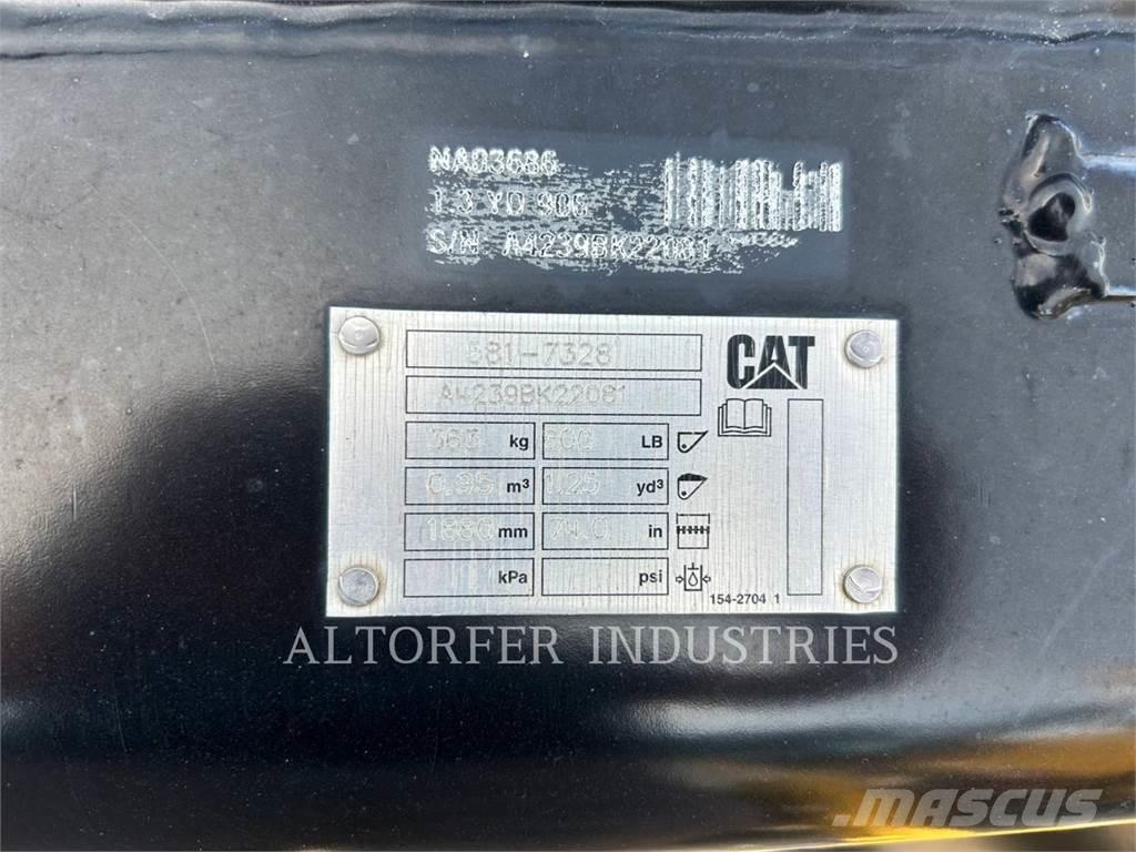 CAT 907-14 Rataslaadurid
