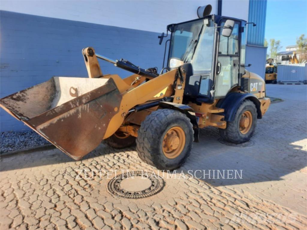 CAT 907H Rataslaadurid