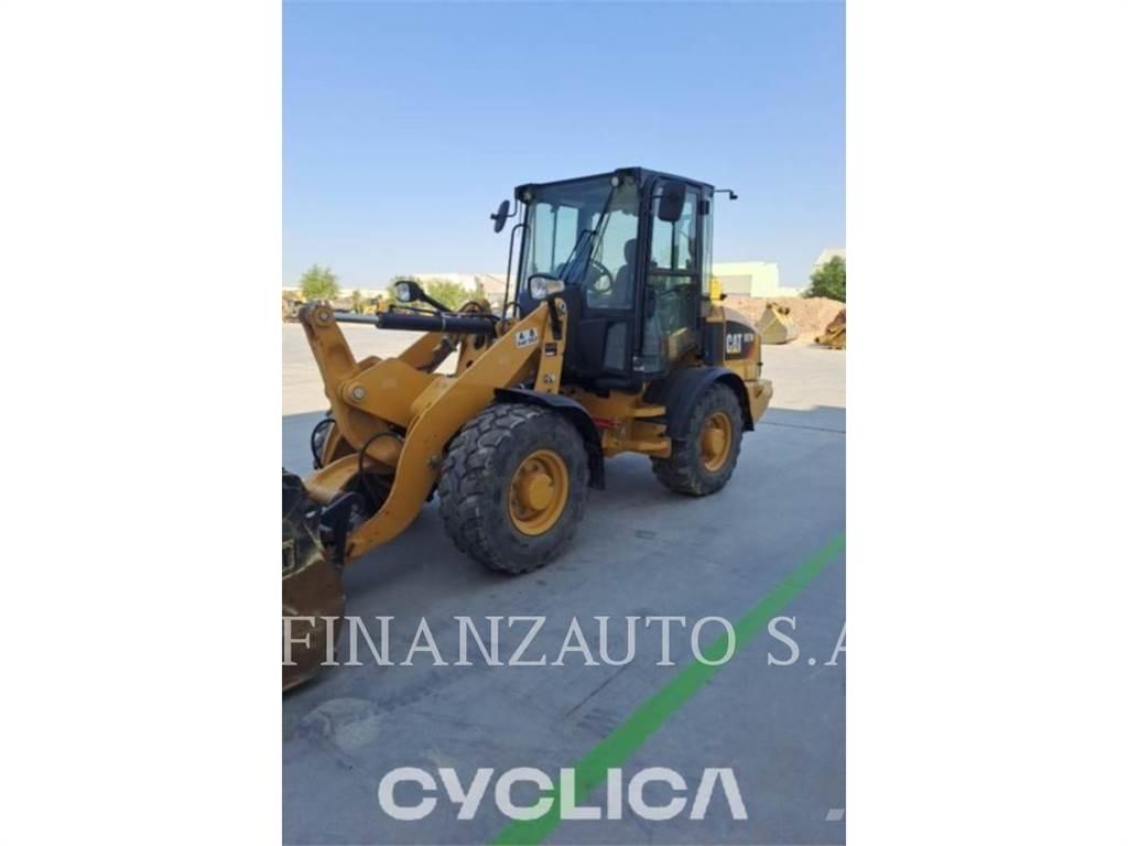 CAT 907M Rataslaadurid