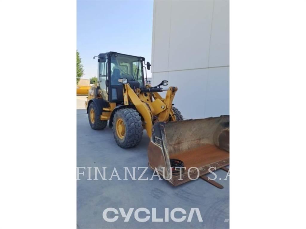 CAT 907M Rataslaadurid