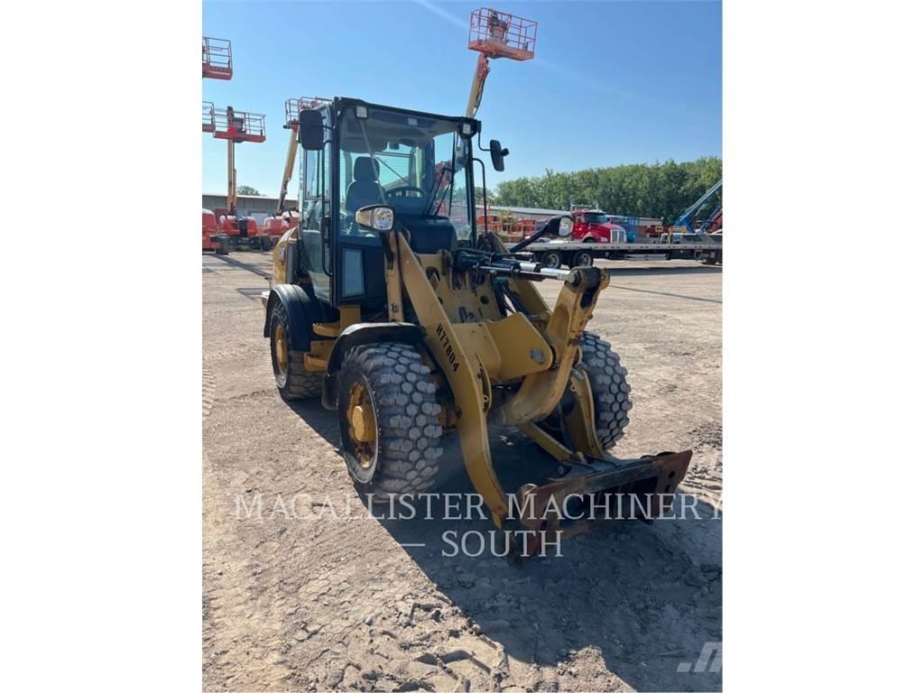 CAT 907M Rataslaadurid