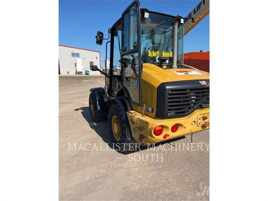 CAT 907M Rataslaadurid