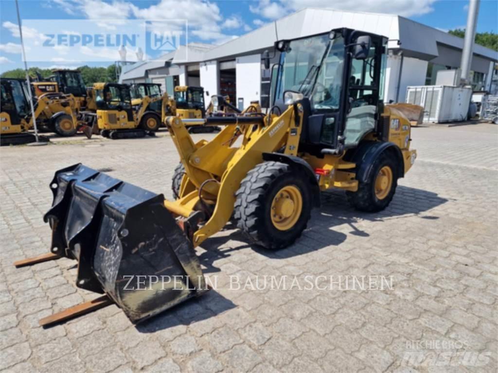 CAT 907M Rataslaadurid