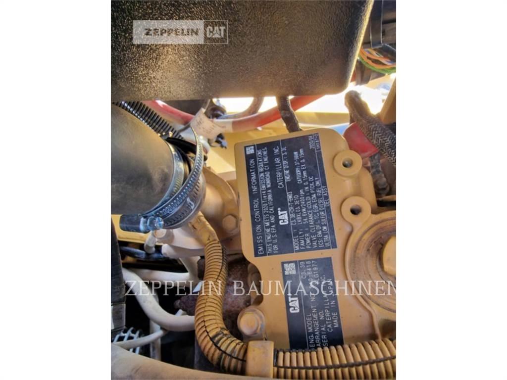 CAT 907M Rataslaadurid