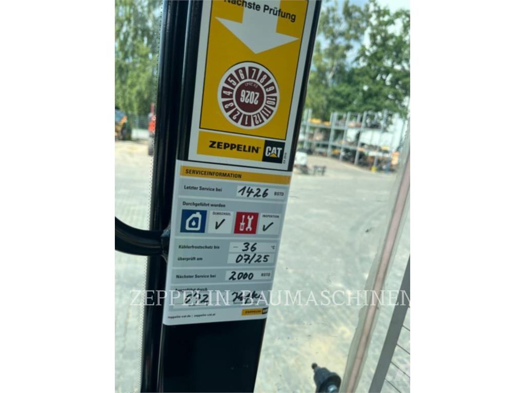 CAT 907M Rataslaadurid