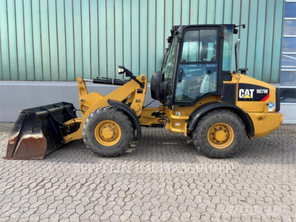 CAT 907M Rataslaadurid