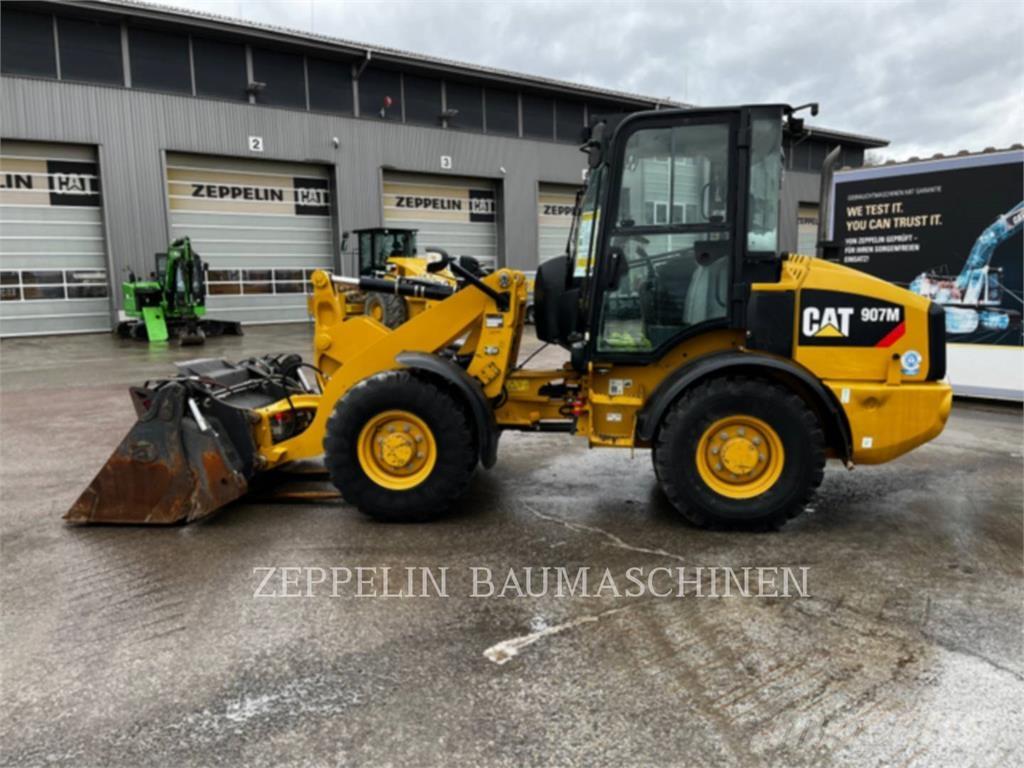 CAT 907M Rataslaadurid