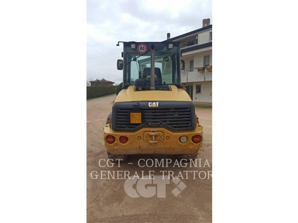CAT 908 Rataslaadurid