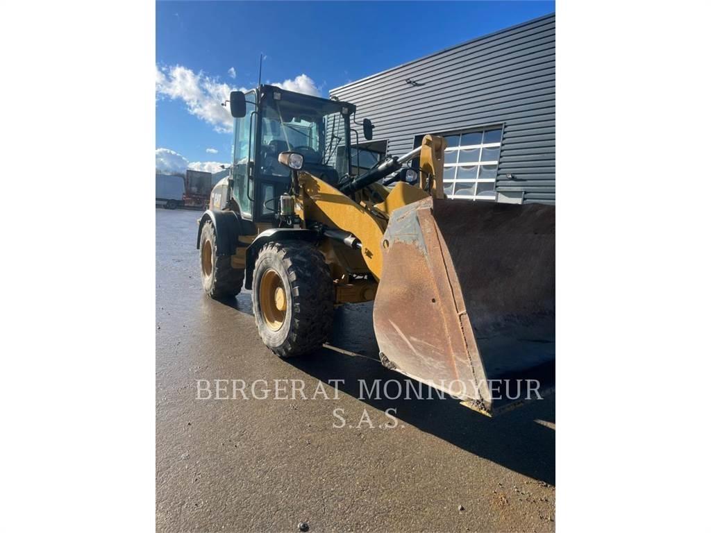 CAT 908 Rataslaadurid