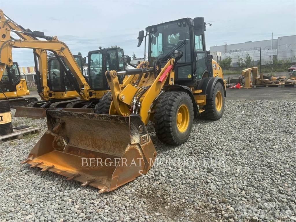 CAT 908 Rataslaadurid