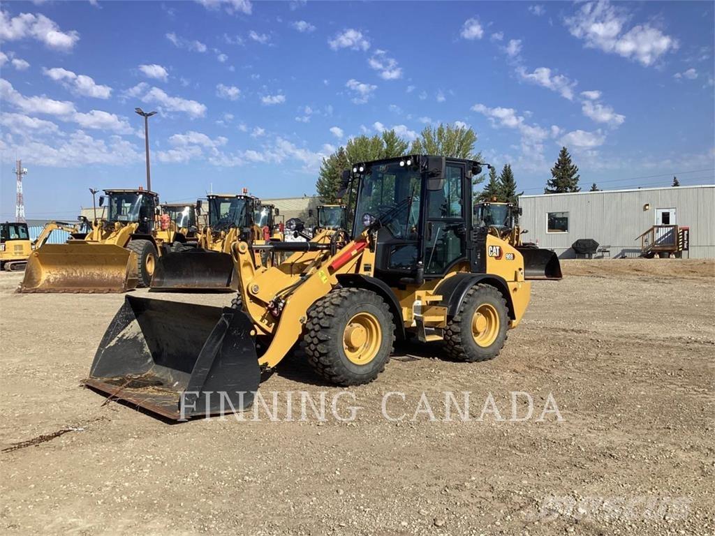 CAT 908 Rataslaadurid