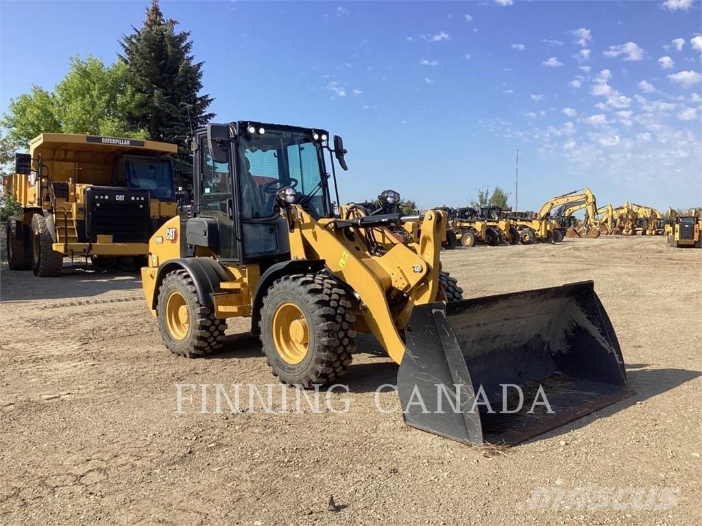 CAT 908 Rataslaadurid