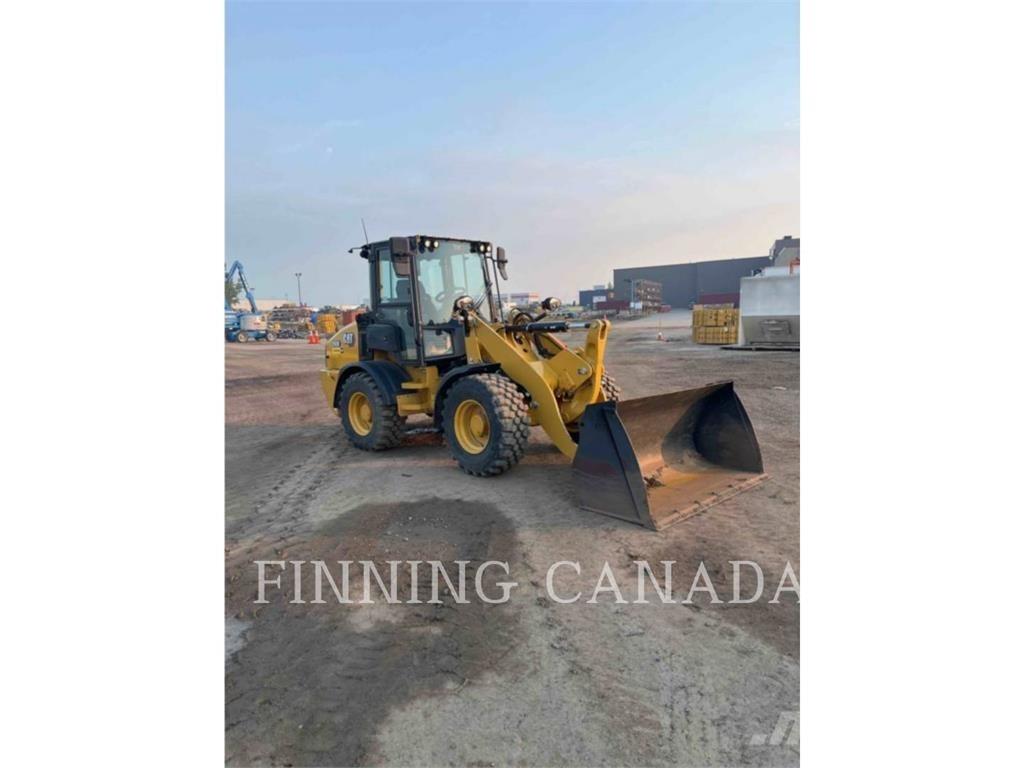 CAT 908 Rataslaadurid