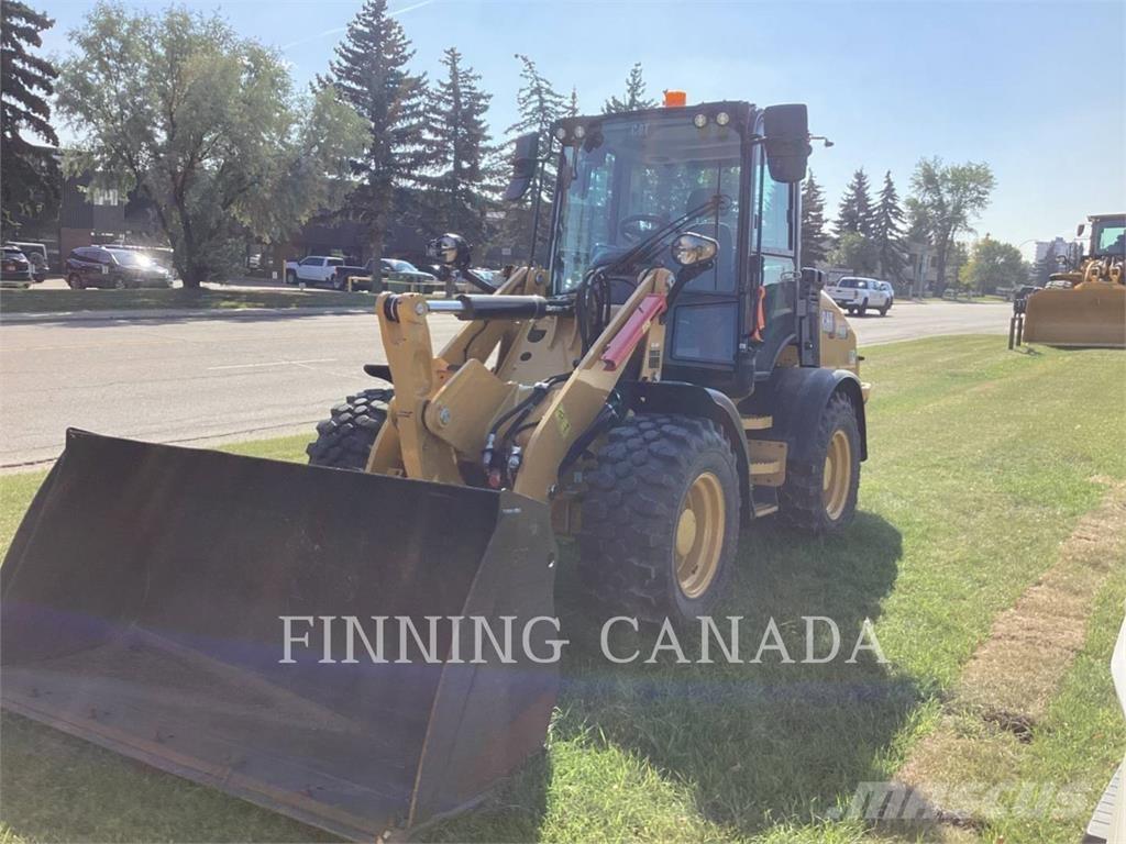 CAT 908 Rataslaadurid