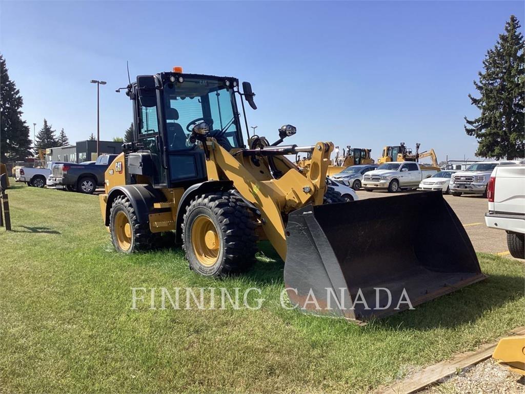 CAT 908 Rataslaadurid