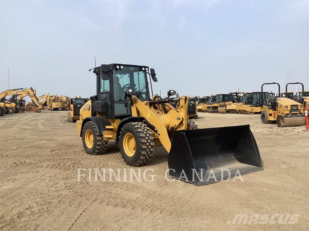 CAT 908 Rataslaadurid