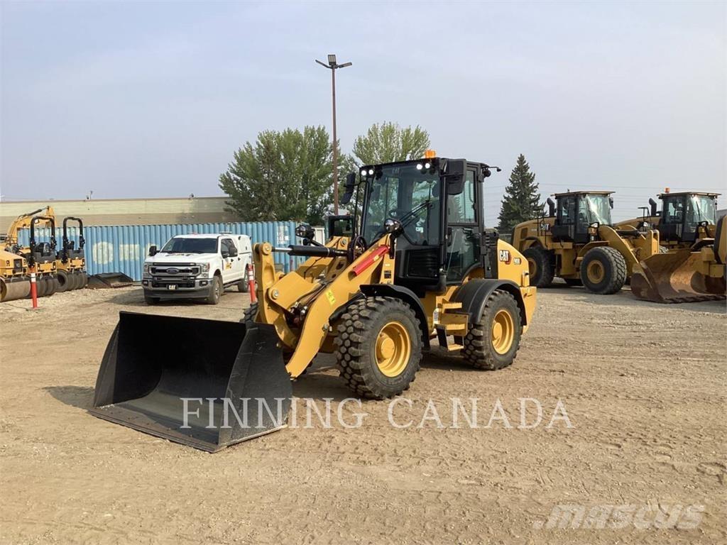 CAT 908 Rataslaadurid