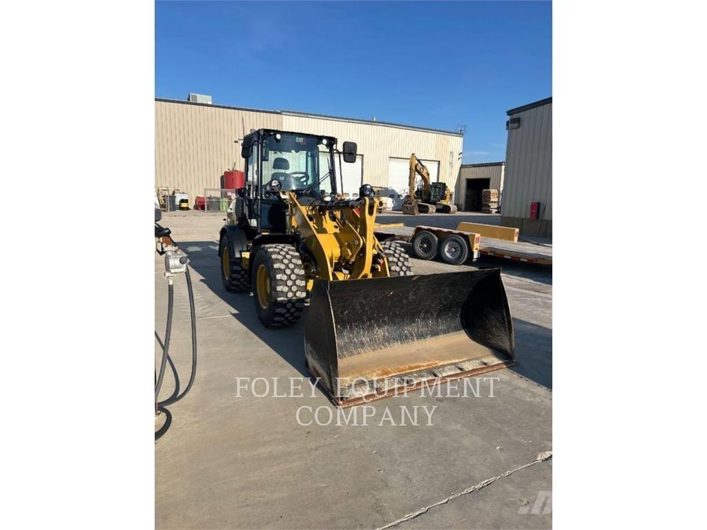 CAT 908-14 Rataslaadurid