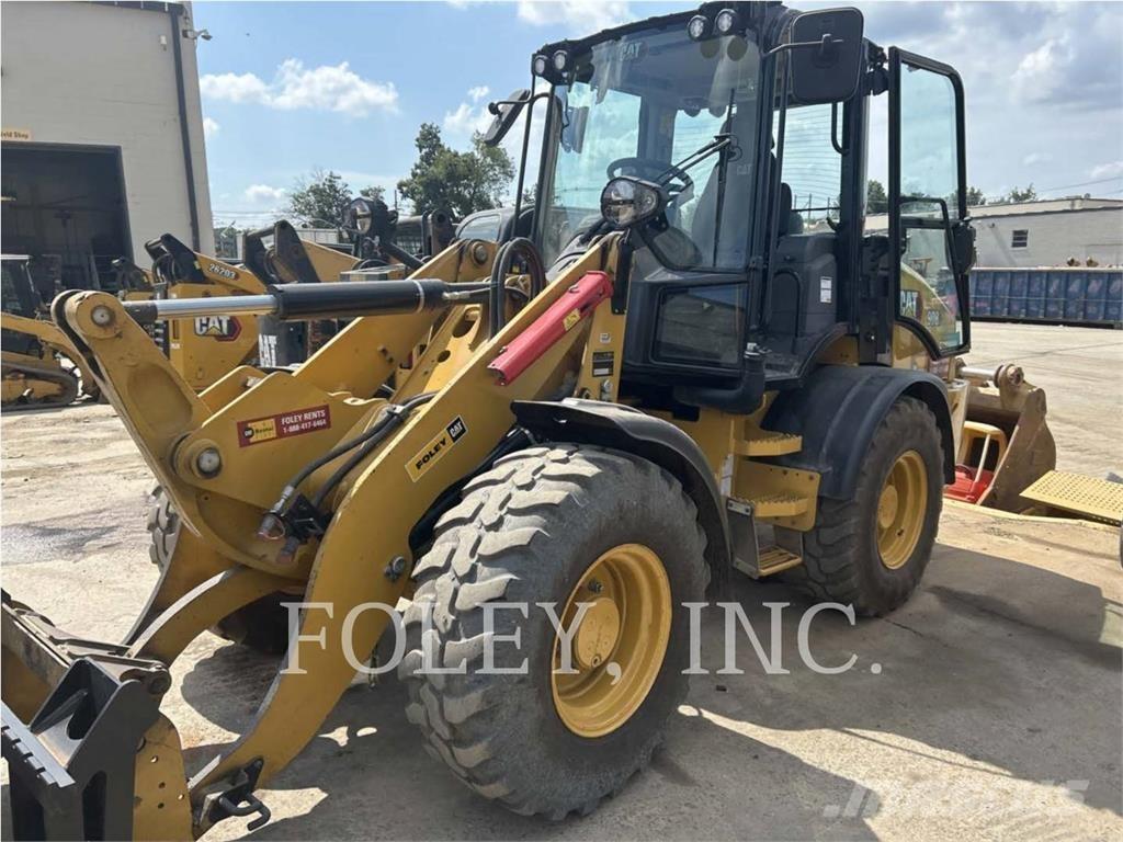 CAT 908-14 Rataslaadurid