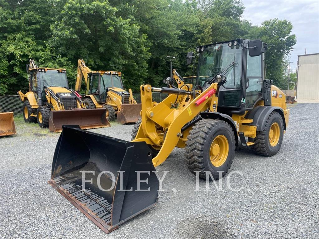 CAT 908-14 Rataslaadurid