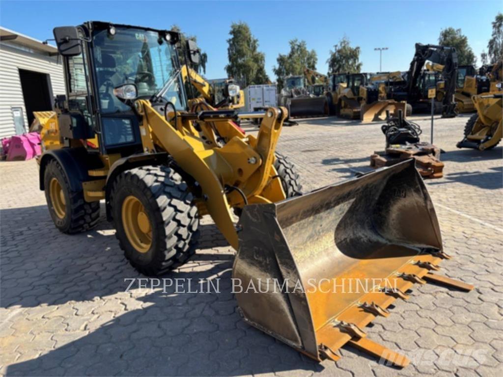 CAT 908-14 Rataslaadurid