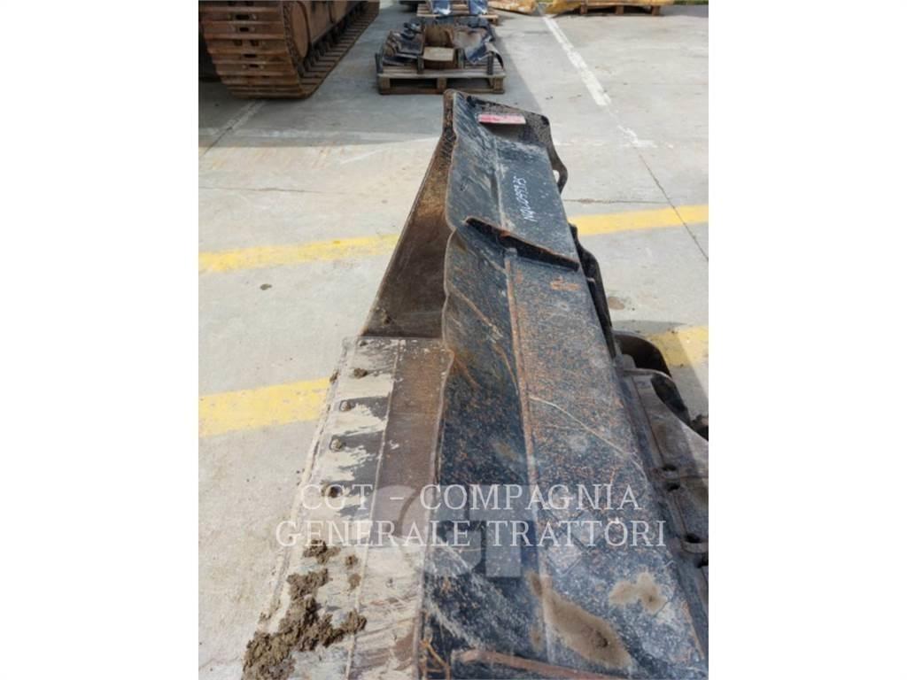 CAT 908 M Rataslaadurid