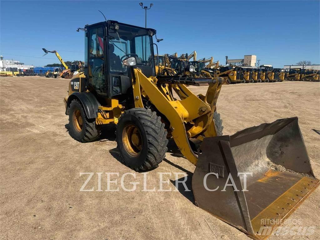 CAT 908H2 Rataslaadurid