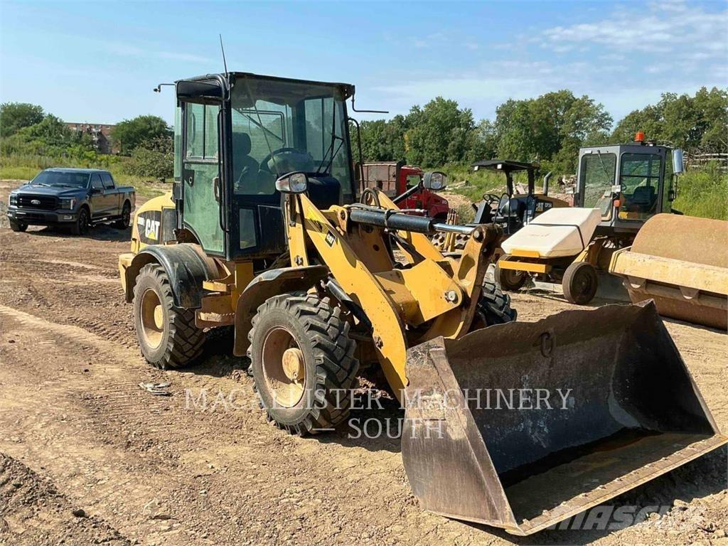 CAT 908H2 Rataslaadurid